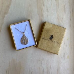 NWT Martha Jackson Floral Pendant Necklace